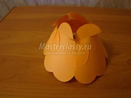 Квітка з паперу для бджілки Майї