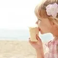 Дівчинка з собакою - girl with a dog