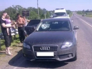 Дівчину вбила цеглина, що випала із зустрічної камаза (цегла) Дівчину вбила цеглина, що випала із зустрічної камаза