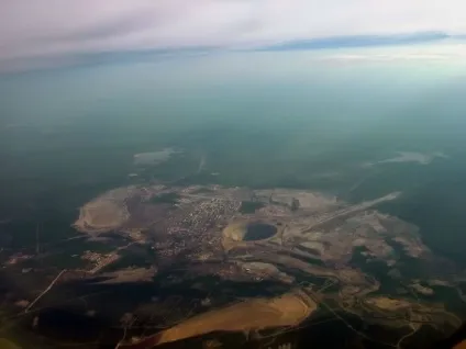Дірки в землі