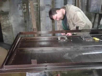 Двері в підвал відео-інструкція по монтажу своїми руками, ціна, фото (фото) Двері в підвал відео-інструкція по монтажу своїми руками, ціна, фото