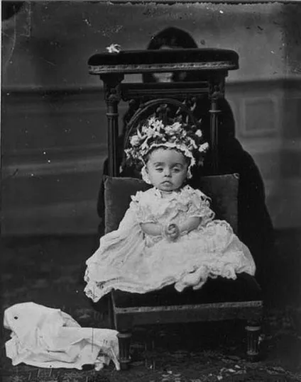 Фотографії мертвих на пам'ять дивні речі вікторіанської епохи (епохи) Фотографії мертвих на пам'ять дивні речі вікторіанської епохи