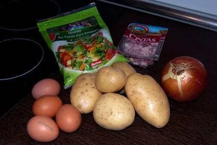 Іспанська тортилья або омлет з картоплею (tortilla de patatas) Іспанська тортилья або омлет з картоплею
