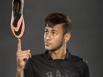Історія еволюції футбольного взуття nike (футбольної) Історія еволюції футбольного взуття nike