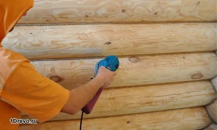 Як і чим краще обробити зруб будинку всередині своїми руками