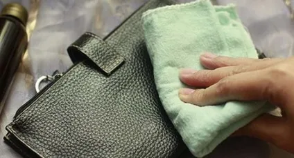 Як очистити жирну пляму на шкіряній куртці (жирне) Як очистити жирну пляму на шкіряній куртці