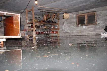 Як відкачати воду з підвалу c насосом і без (насосом) Як відкачати воду з підвалу c насосом і без