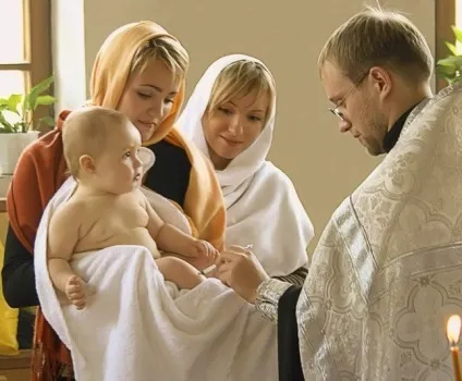 Як проходить хрещення дитини
