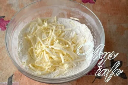 Королівська ватрушка з сиром рецепт з фото крок за кроком (пісочне тісто) Королівська ватрушка з сиром рецепт з фото крок за кроком