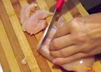 Куряче філе запечене з овочами в духовці