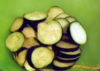Куряче філе запечене з овочами в духовці