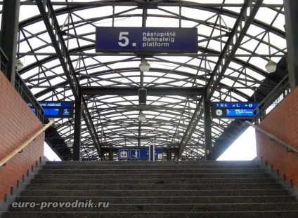 Кутна гора як дістатися з Праги самостійно поїздом