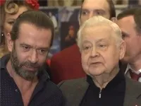 Інтерв'ю на фоні вистави, телеканал театр (інтерв'ю на тлі вистави) Інтерв'ю на фоні вистави, телеканал театр