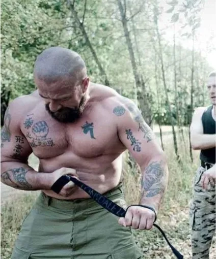 Використання солдатського ременя не за призначенням, si vis pacem, para bellum! (Самооборона за допомогою ременя) Використання солдатського ременя не за призначенням, si vis pacem, para bellum!