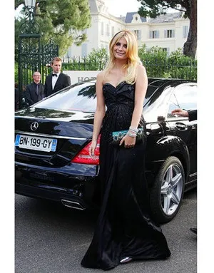 Міша Бартон (mischa barton) біографія, фото (миша) Міша Бартон (mischa barton) біографія, фото