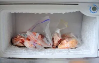Чи можна заморозити копчену курку і як її зберігати (заморозити) Чи можна заморозити копчену курку і як її зберігати