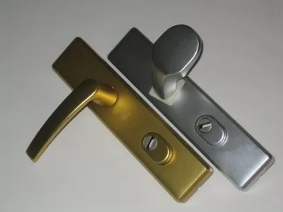 Накладка на замок на металеві двері заставу захисту житла (двома стяжними гвинтами) Накладка на замок на металеві двері заставу захисту житла