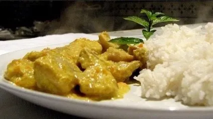 Незвичайна курка по-тайськи з кокосовим молоком! (Курка по-тайськи кокосовим молоком) Незвичайна курка по-тайськи з кокосовим молоком!