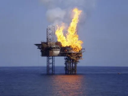 нафта розлив
