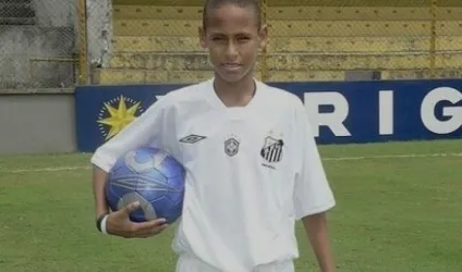 Неймар (neymar) біографія футболіста, фото, особисте життя і його дівчина 2017 (Неймар) Неймар (neymar) біографія футболіста, фото, особисте життя і його дівчина 2017