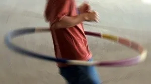 Обруч для схуднення скільки потрібно крутити і як правильно займатися (правила вибору) Обруч для схуднення скільки потрібно крутити і як правильно займатися