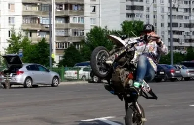 Навчання стантрайдінгу в москві (віллі на мотоциклі) Навчання стантрайдінгу в москві