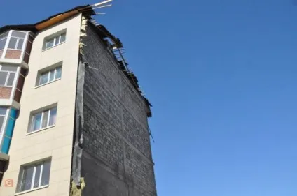 Обвалився аварійний будинок в Караганді, побудований на кошти пайовиків (фото) (124квартірний) Обвалився аварійний будинок в Караганді, побудований на кошти пайовиків (фото)