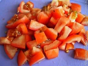 Омлет з грибами і помідорами