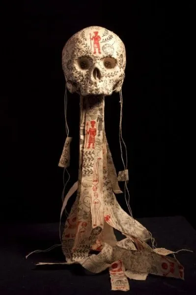 Оригінальні черепа з бісеру, ниток, пір'я і страз від jim skull (ниток) Оригінальні черепа з бісеру, ниток, пір'я і страз від jim skull
