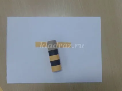 Виріб з паперу бджілка своїми руками з дітьми 3-4 років (клас) Виріб з паперу бджілка своїми руками з дітьми 3-4 років