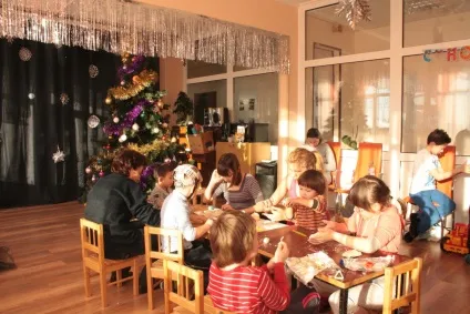 Поїздки в дитячі будинки