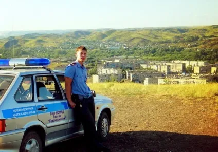 Поліцейський данил Максудов врятував людей під час сніжної бурі під Мелітополем, віддавши свій одяг (врятував) Поліцейський данил Максудов врятував людей під час сніжної бурі під Мелітополем, віддавши свій одяг