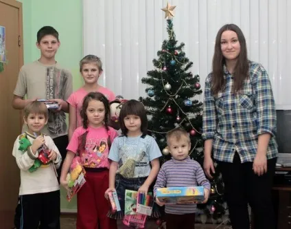 Поїздки в дитячі будинки