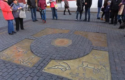 Просто повір місця в москві, які виконують бажання (метро «Площа Революції») Просто повір місця в москві, які виконують бажання
