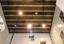 Рейковий підвісна стеля в ванну для ванної своїми руками, відео монтажу (рейкова підвісна стеля в ванну) Рейковий підвісна стеля в ванну для ванної своїми руками, відео монтажу