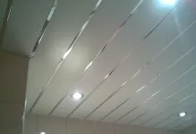 Рейковий підвісна стеля в ванну для ванної своїми руками, відео монтажу (рейкова підвісна стеля в ванну) Рейковий підвісна стеля в ванну для ванної своїми руками, відео монтажу