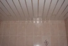 Рейковий підвісна стеля в ванну для ванної своїми руками, відео монтажу (рейкова підвісна стеля в ванну) Рейковий підвісна стеля в ванну для ванної своїми руками, відео монтажу