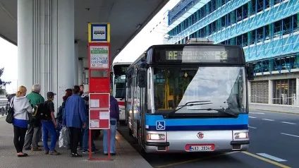 Як дістатися з аеропорту Праги до центру Праги