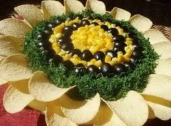 Салат «соняшник» з огірками - рецепт (огірками) Салат «соняшник» з огірками - рецепт