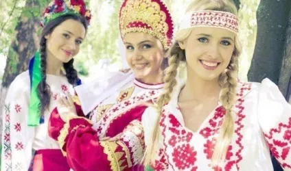Російська коса- варіації укладок українських кісок (Плетіння російської коси) Російська коса- варіації укладок українських кісок