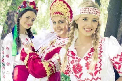 Російська коса- варіації укладок українських кісок (зачіска російська коса) Російська коса- варіації укладок українських кісок