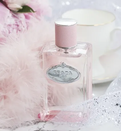 Рожева хмара prada новий аромат infusion de rose (аллюрбокс) Рожева хмара prada новий аромат infusion de rose