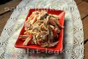 Салат - Жозефіна - з куркою, крабовими паличками і помідорами (зелень) Салат - Жозефіна - з куркою, крабовими паличками і помідорами