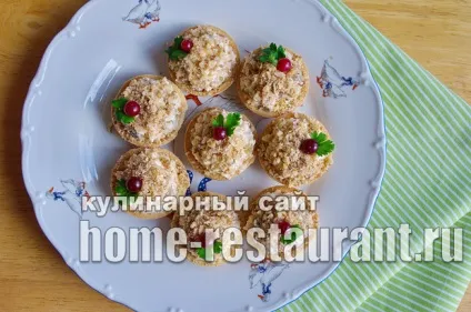 Салат в тарталетках з копченою куркою і грибами - домашній ресторан (тарталетках) Салат в тарталетках з копченою куркою і грибами - домашній ресторан