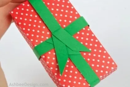 Північні олені і сани з новорічними подарунками з паперу (майстер-клас) Північні олені і сани з новорічними подарунками з паперу