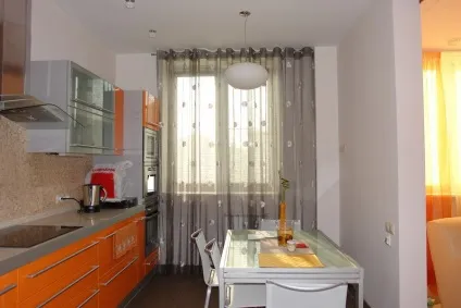 Штори на кухню з балконними дверима фото і поради (балконних) Штори на кухню з балконними дверима фото і поради