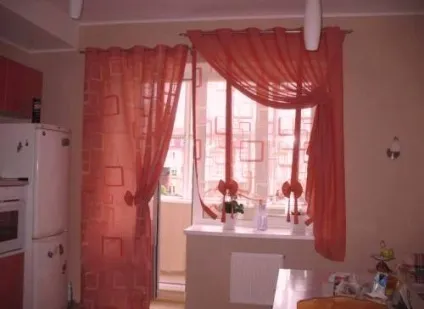 Штори на кухню з балконними дверима фото і поради (дверима) Штори на кухню з балконними дверима фото і поради