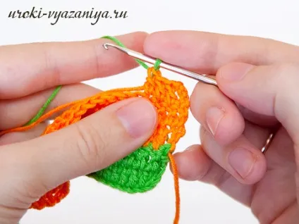 Зміна нитки при в'язанні гачком