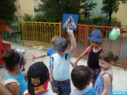 Сценарій розваги по пдд «школа світлофора светофорича» (дитячі вироби) Сценарій розваги по пдд «школа світлофора светофорича»