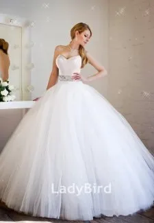 Весільні сукні ladybird